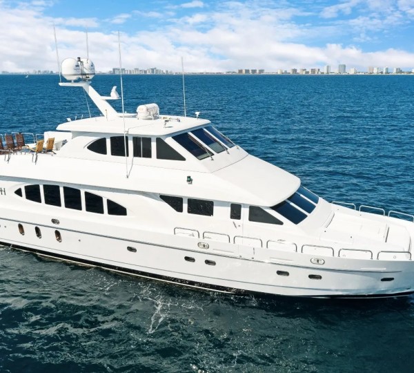 B HAPPY Yacht Charter Details, Hargrave | CHARTERWORLD Luxury Superyachts